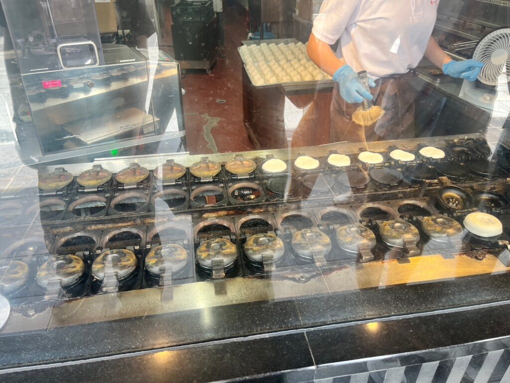 かさの家梅ヶ枝餅製造風景