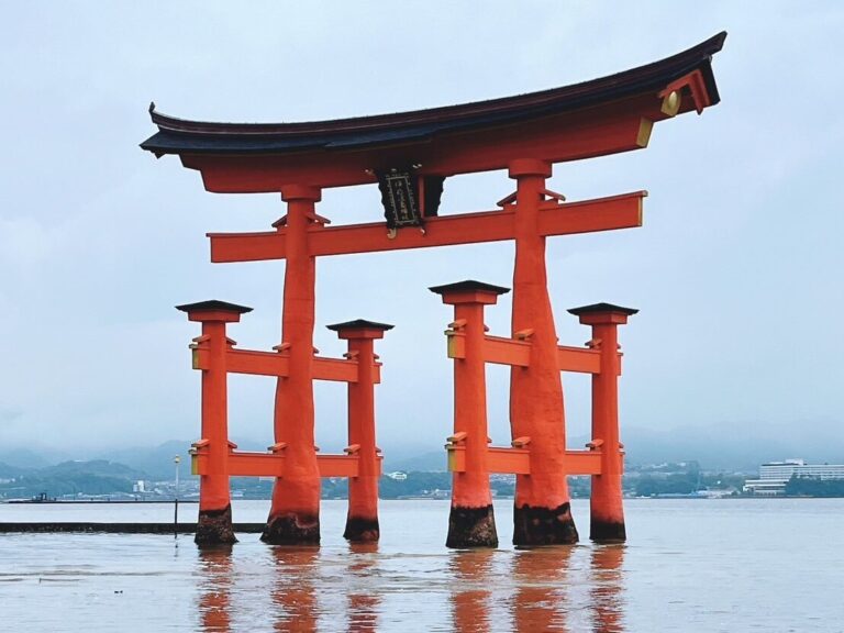 神秘の島「宮島」へ！厳島神社と表参道商店街グルメ巡り｜仙台⇒九州車旅！