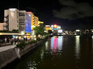 福岡・博多中洲の屋台と「博多一双」で濃厚とんこつラーメンを堪能！｜仙台⇒九州...