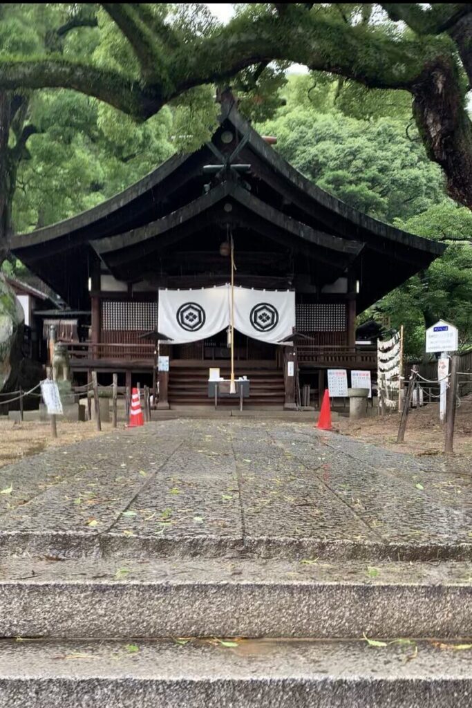 艮神社社殿