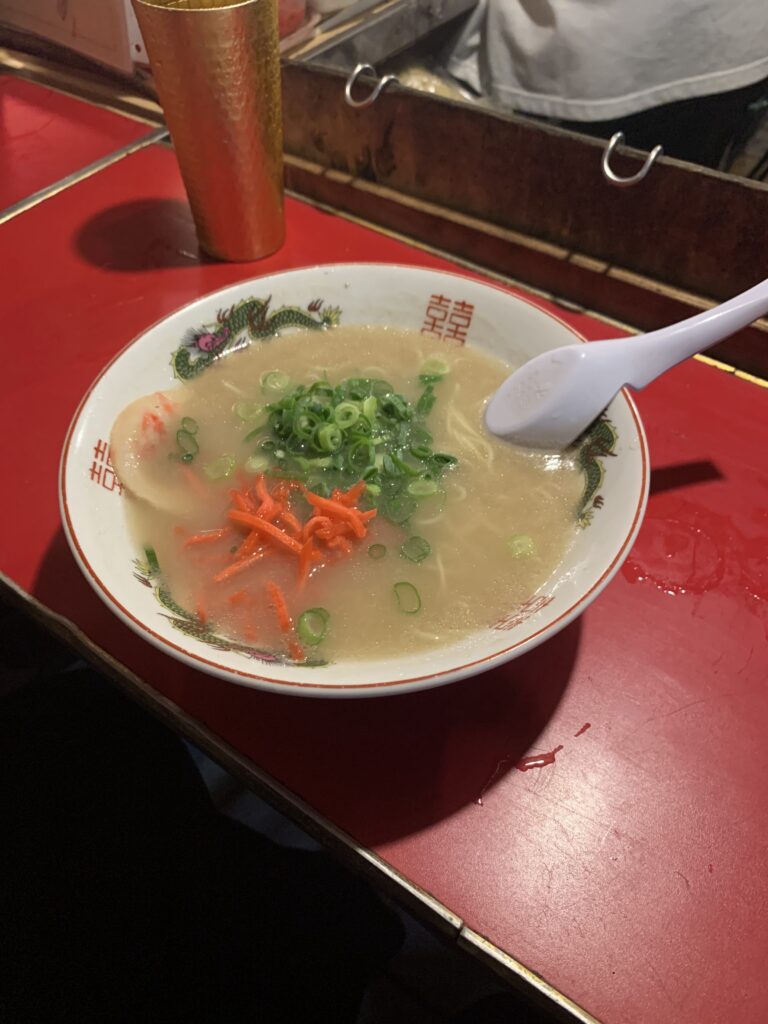 中州屋台よっちゃん博多豚骨ラーメン