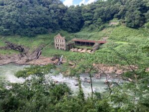 湖に沈んだ発電所遺構！ラピュタ感満載の曽木発電所に感動｜仙台⇒九州車旅！4日...