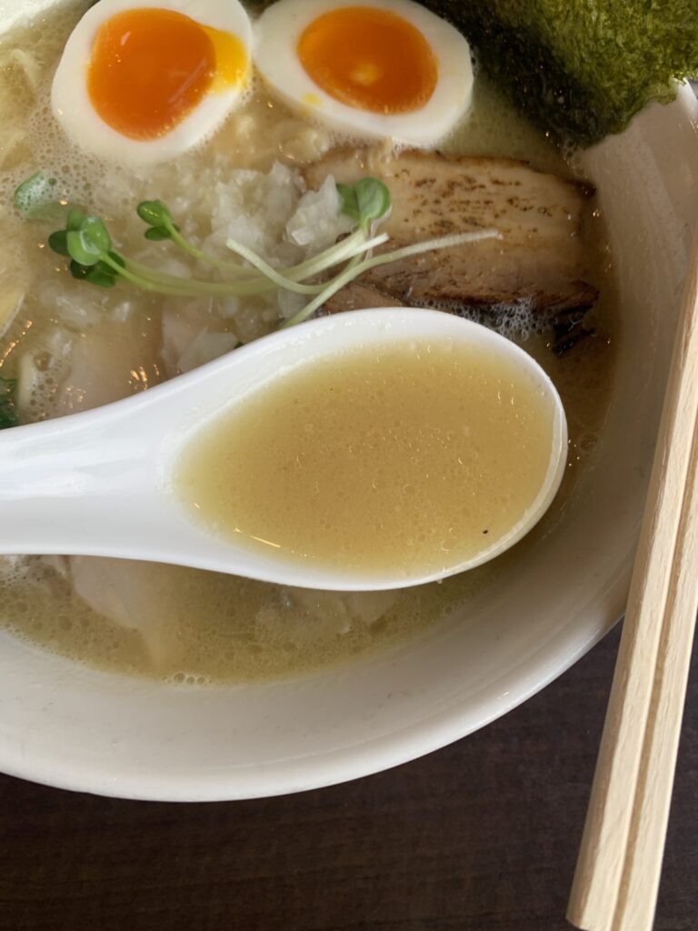 麵屋くまがい特製濃厚塩鶏そばスープ