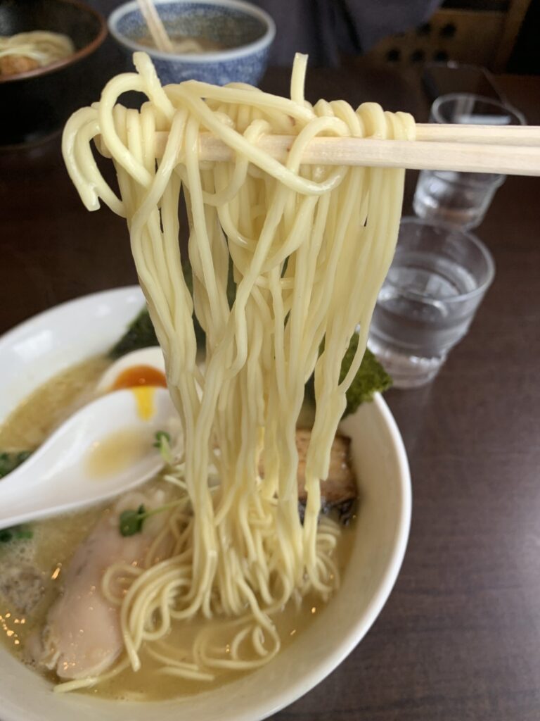 麵屋くまがい特製濃厚塩鶏そば麺