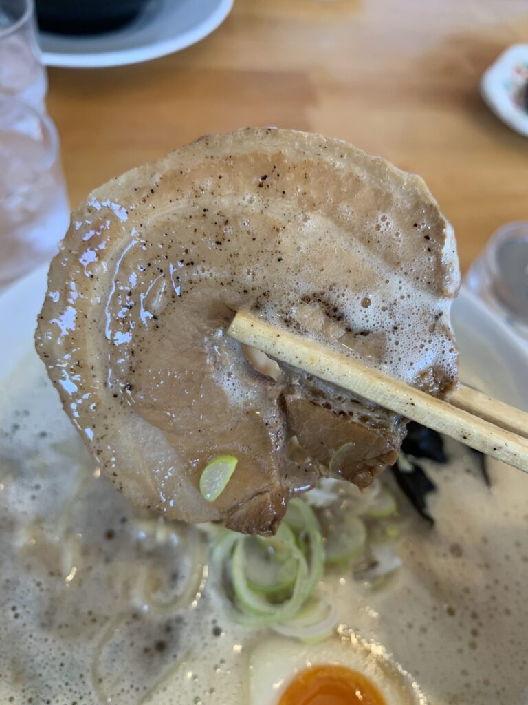 自家製麺仁濃厚泡中華そば黒チャーシュー