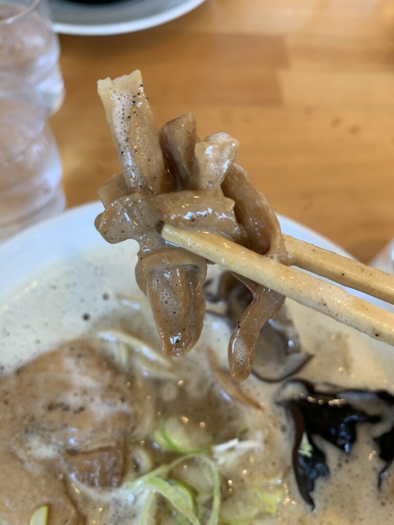 自家製麺仁濃厚泡中華そば黒メンマ