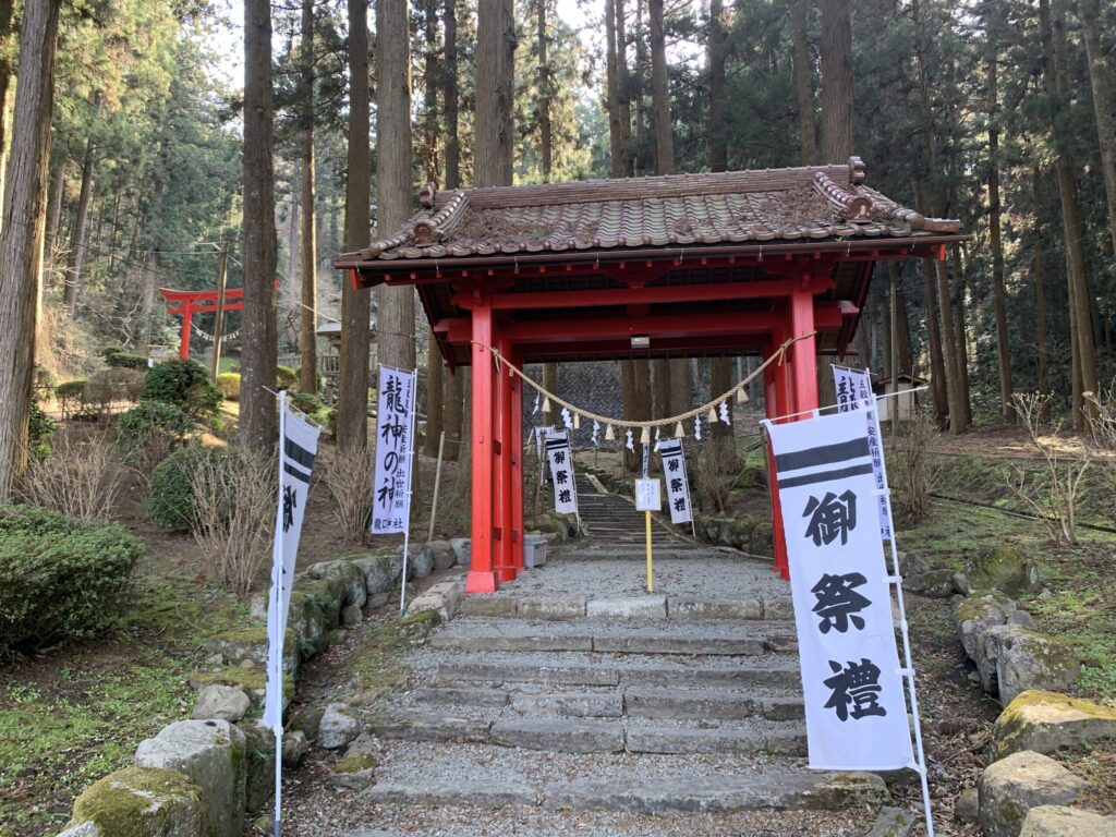 龍口神社参道入り口