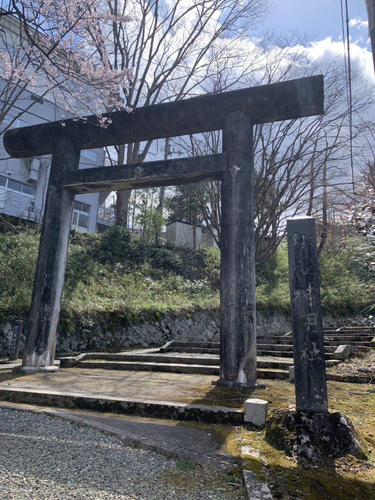 神明社鳥居