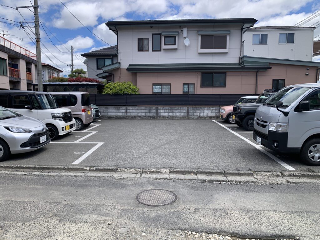 らぁ麺09。駐車場