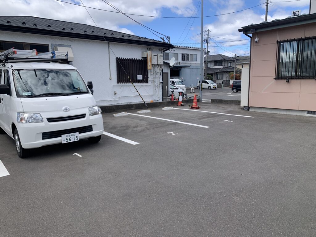 らぁ麺09。駐車場