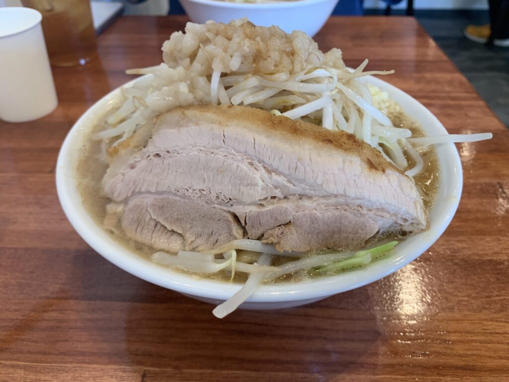 ヤマロク上杉直営店ラーメン