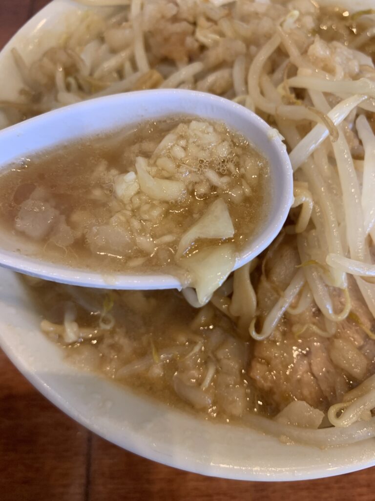 ヤマロク上杉直営店ラーメンニンニク