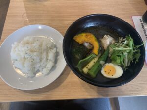 スープカレーSHAKA木町通本店で“あっさり地鶏”が絶品すぎた！仙台の人気店...