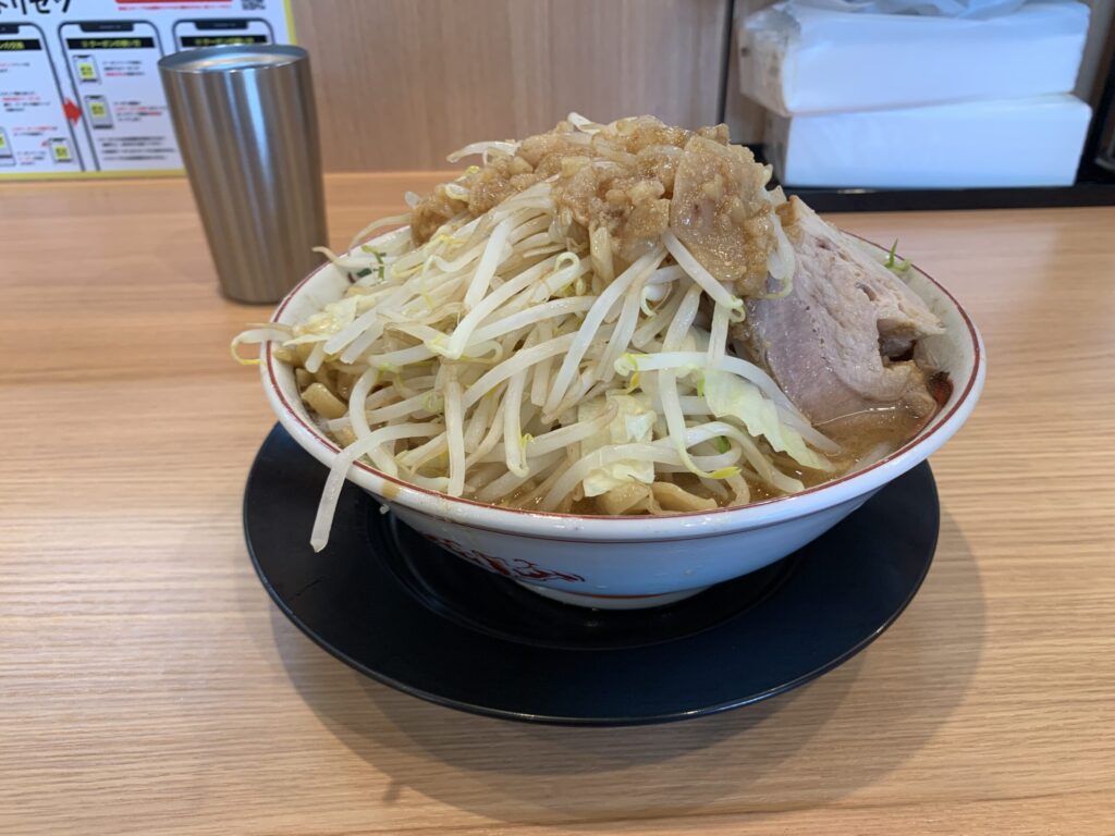 豚山仙台八本松店小ラーメン、ニンニク少し、野菜、アブラ、カラメ