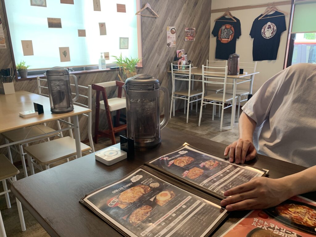 ハンバーグ&カレー専門店919 内観