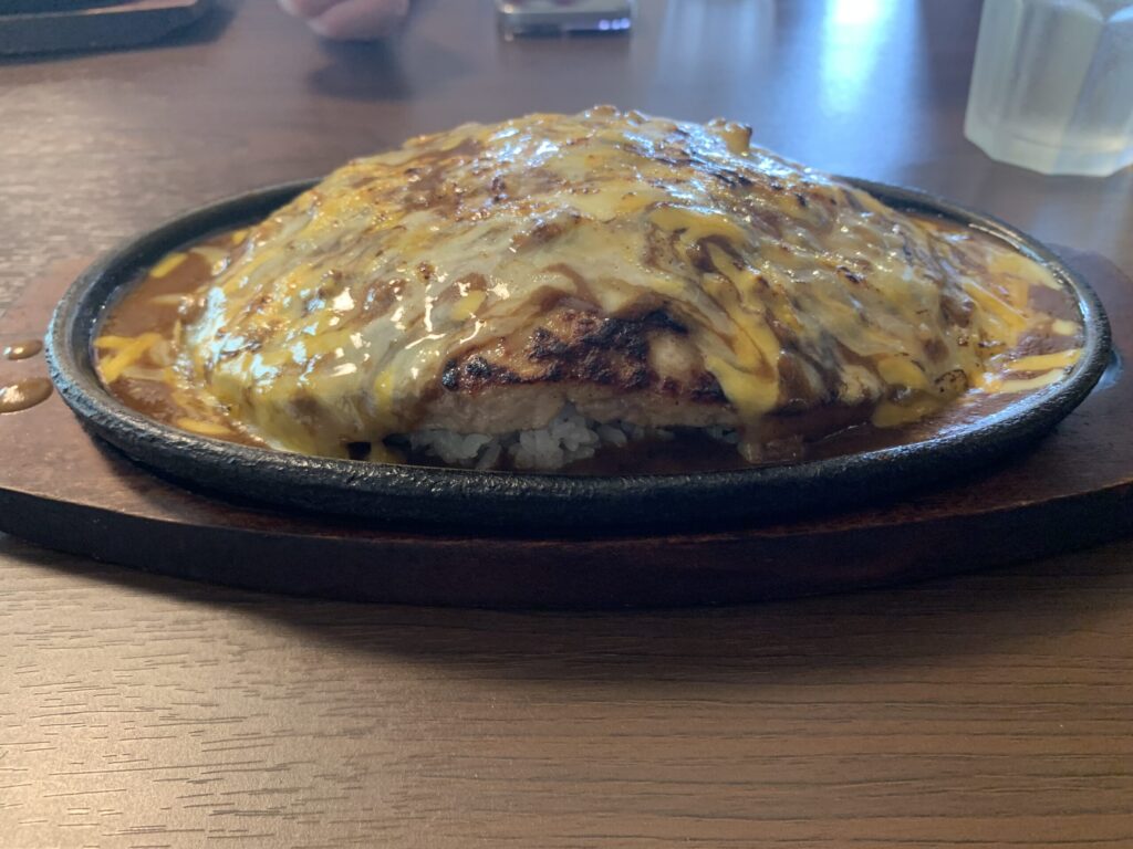 ハンバーグ&カレー専門店919 2色の焼きチーズちょいデカハンバーグカレー チーズ増し