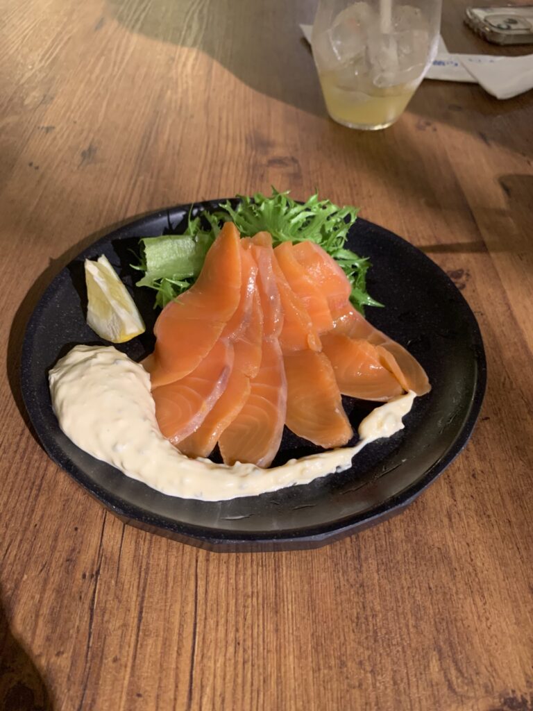 THE CHELSEA AVENUE THE NEUTRAL スモークサーモンと玉子タルタル