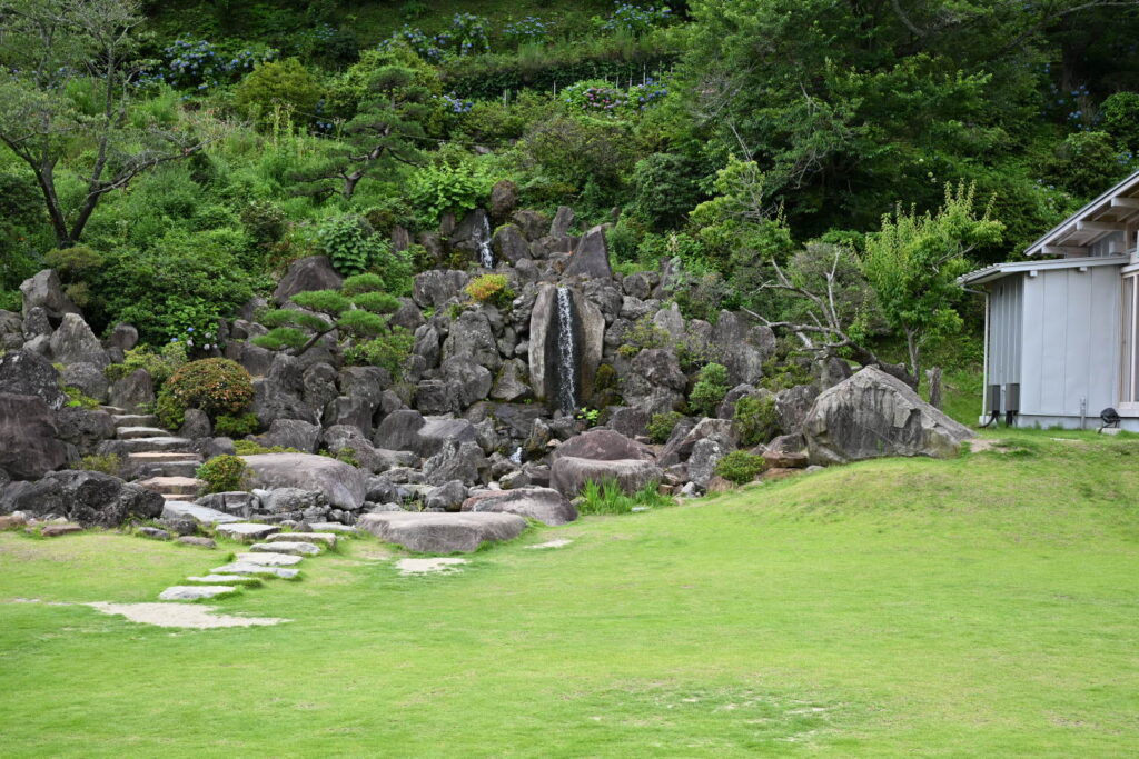 金蛇水神社 庭園
