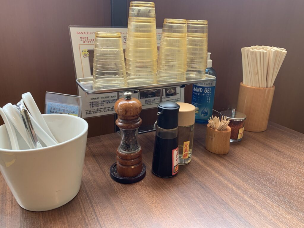 ラーメンみなもと屋 卓上