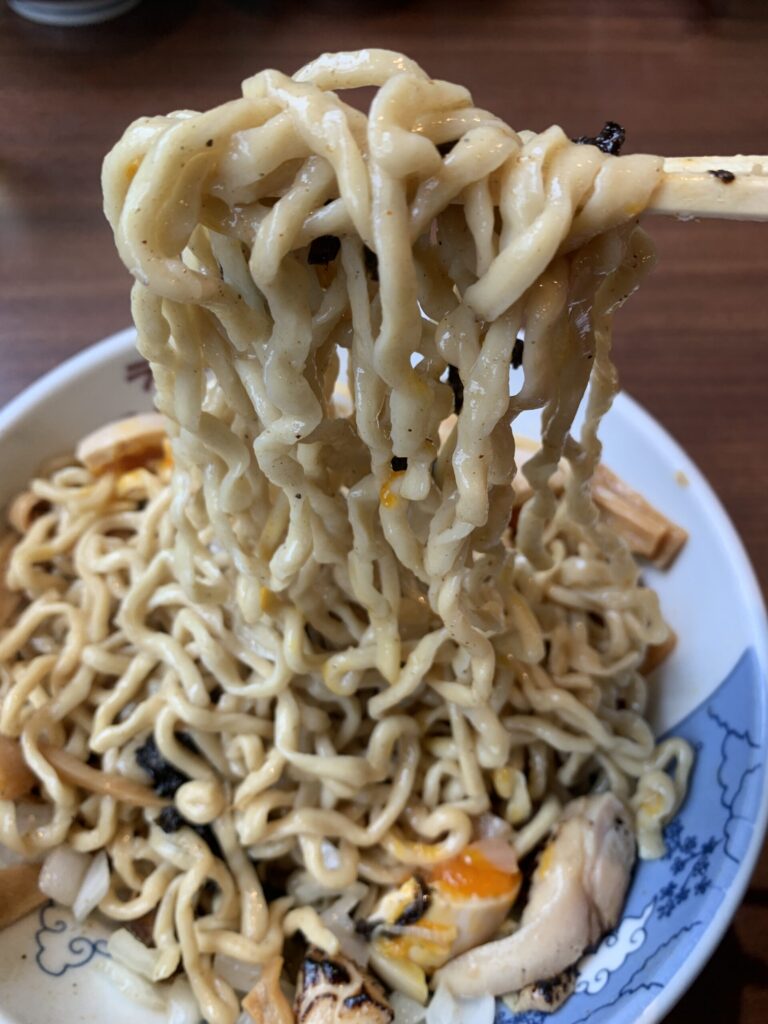 みなもと煮干油そば 麵リフト