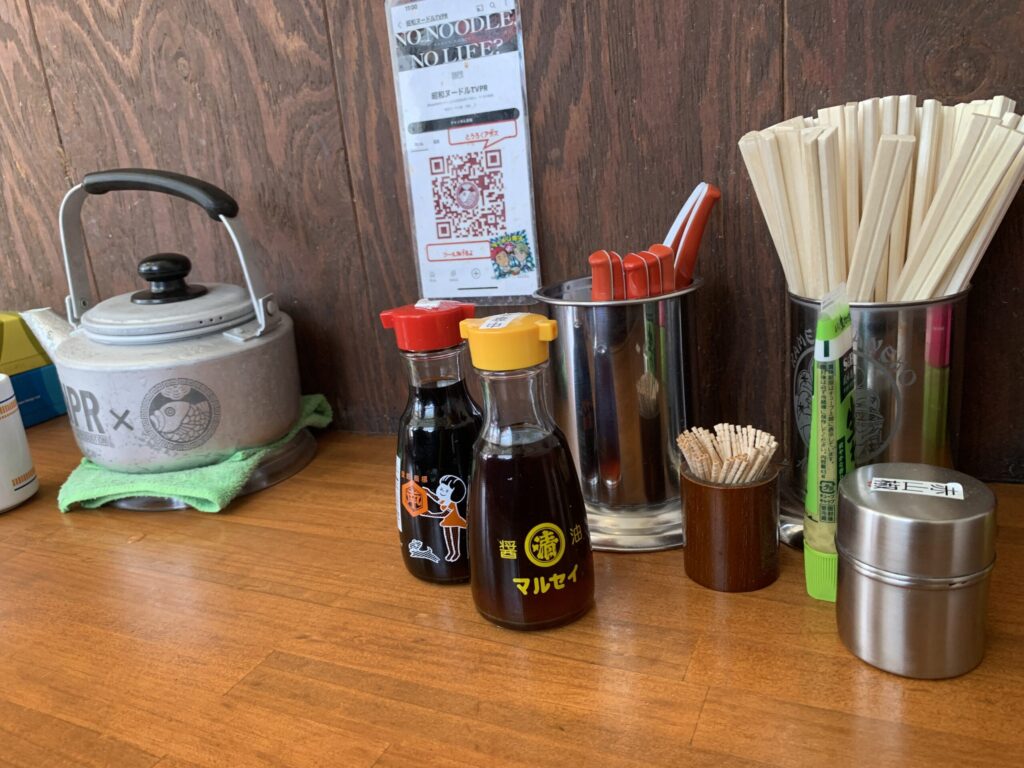 ラーメン金子 卓上