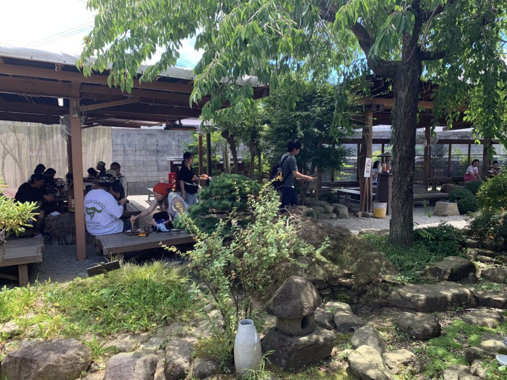 山越うどん庭