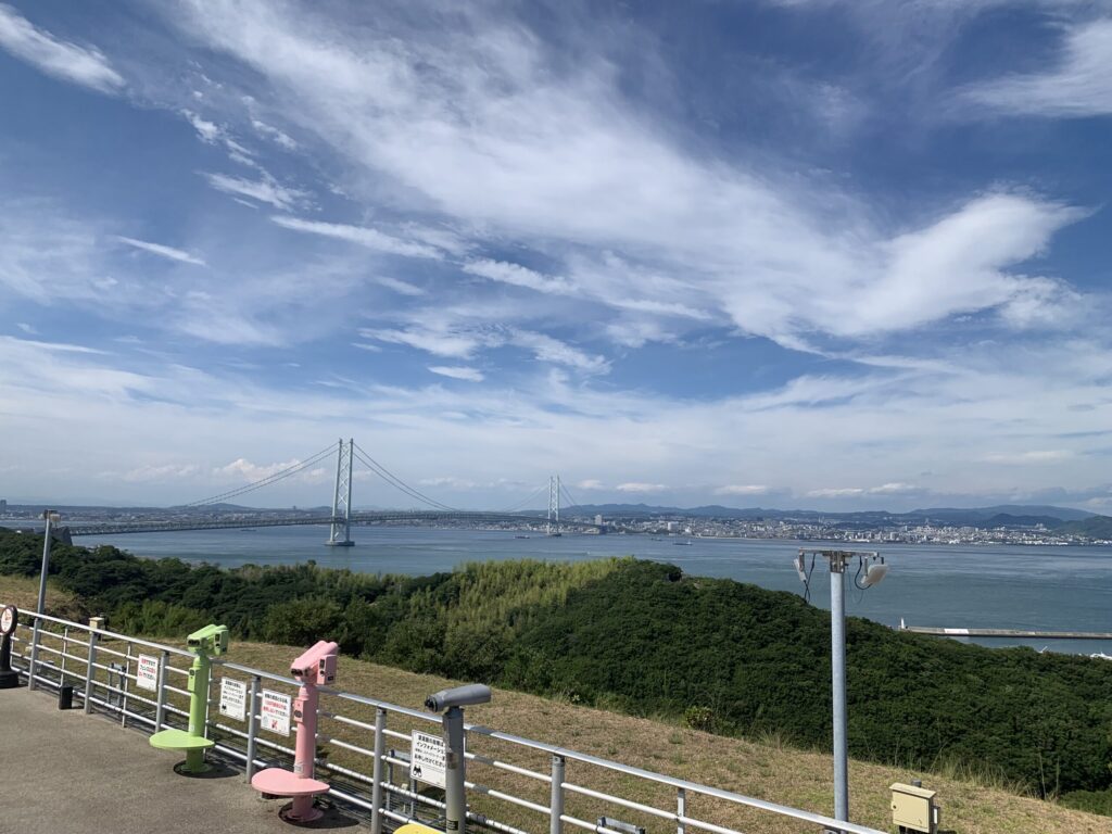 淡路島SA明石海峡大橋と大阪湾