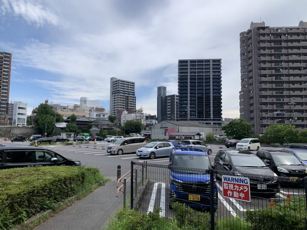 岡崎公園駐車場
