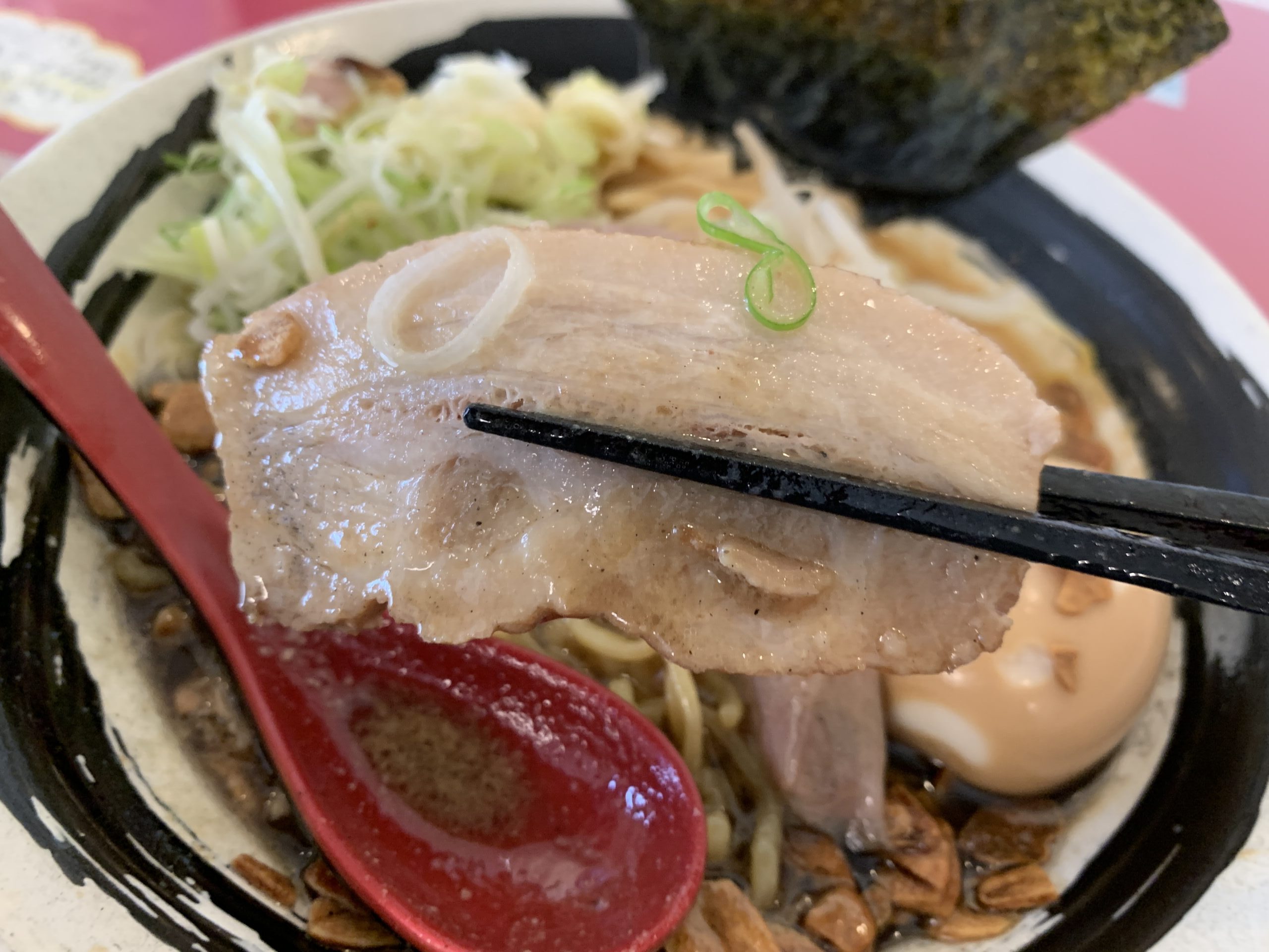 天国ノ濃厚トロ味噌黒味玉付拉麺 炙りチャーシュー