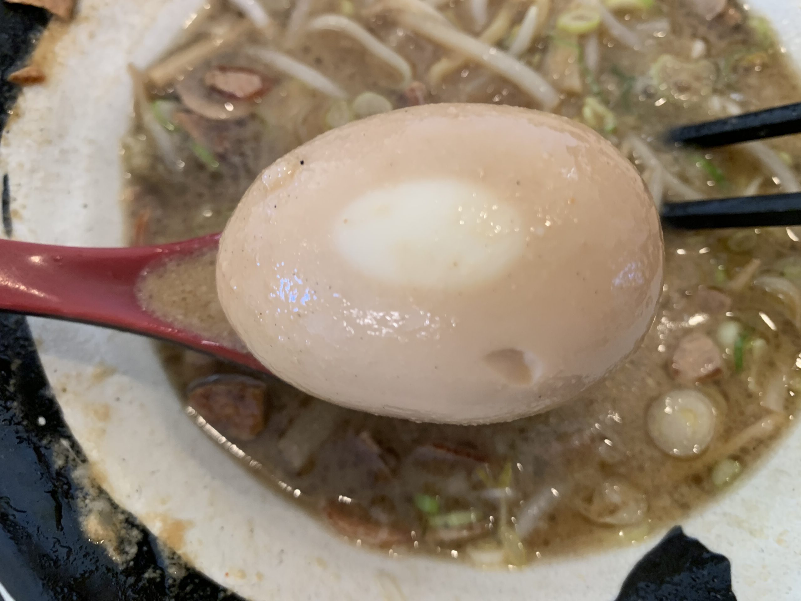 天国ノ濃厚トロ味噌黒味玉付拉麺 味玉