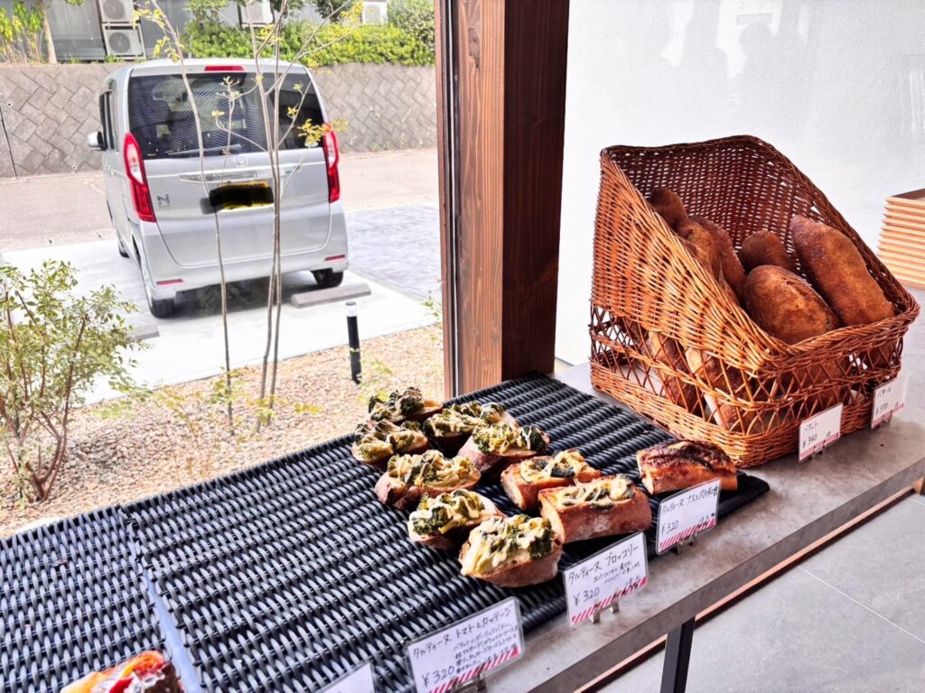 パンとエスプレッソとひとやすみ パン販売